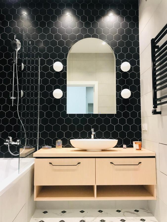 *Luxury Apartment In The City Center* เคียฟ ภายนอก รูปภาพ